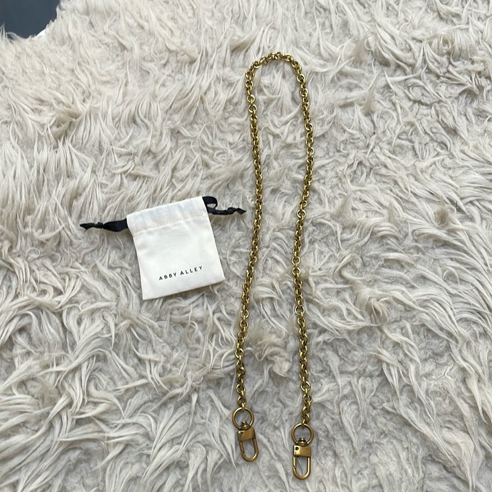 NWOT. Abby Alley Chain Link Strap. Bronze.
